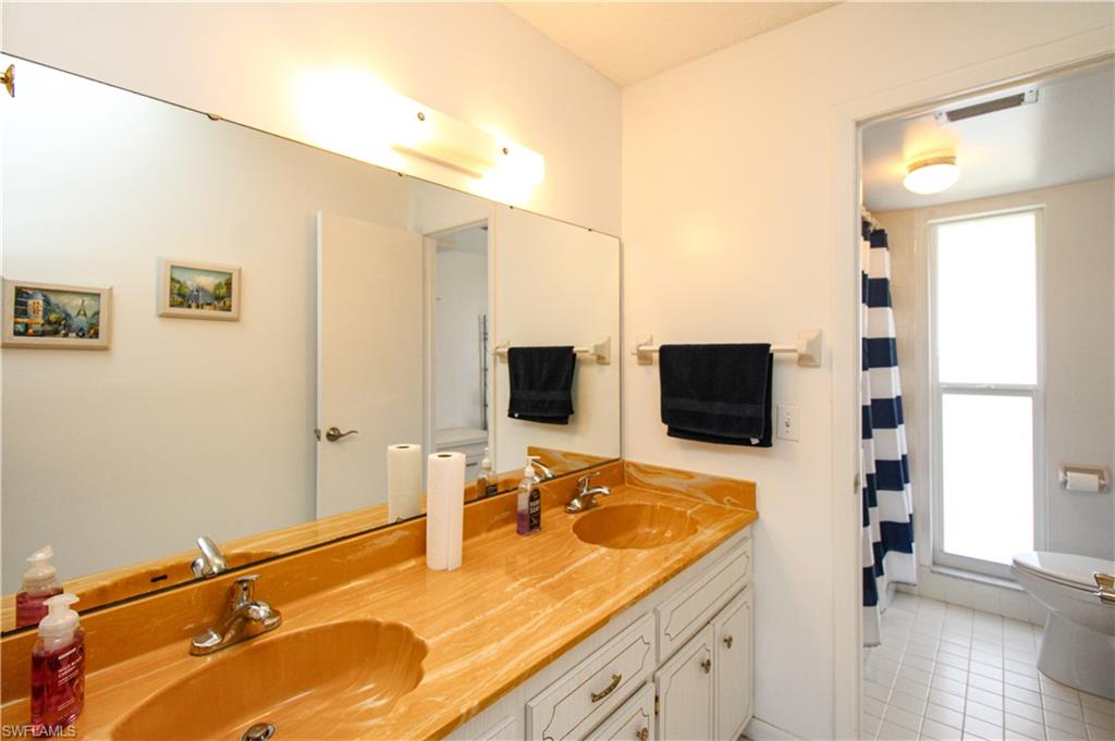 GLADES COUNTRY CLUB - Residential Lease