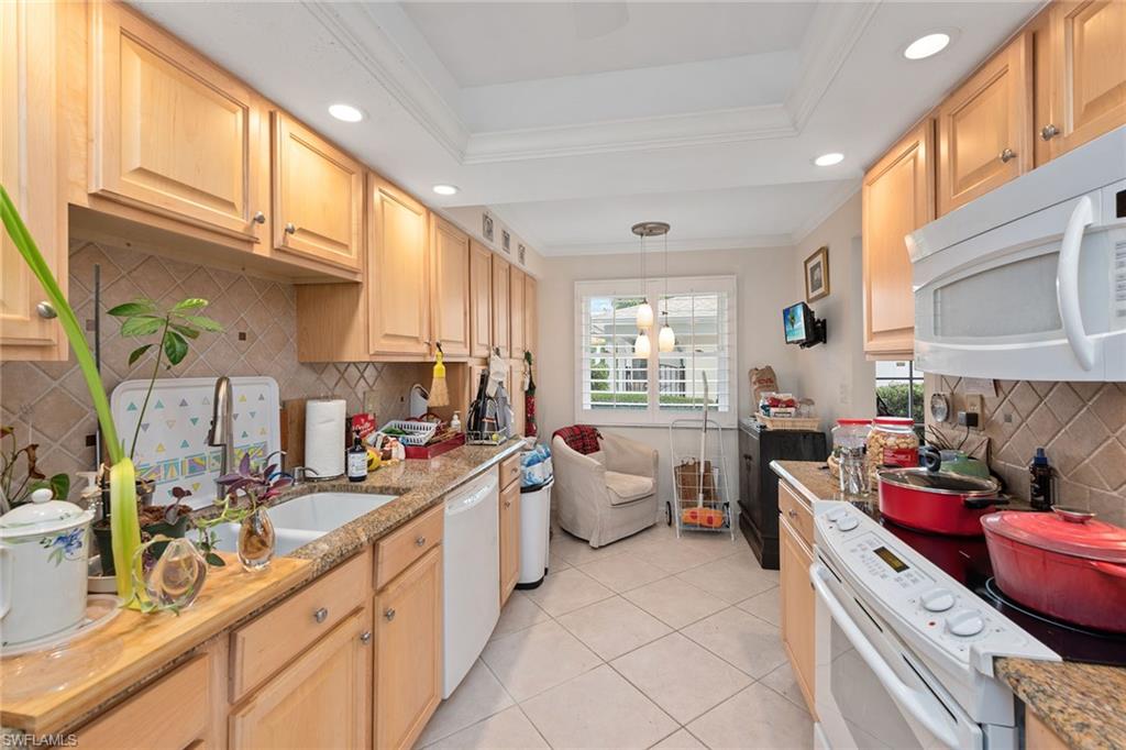 LEXINGTON AT PARK SHORE - Residential