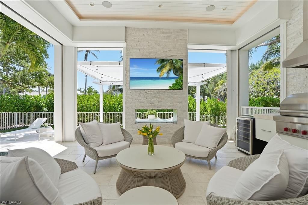 Photo of 685 2nd ST S, NAPLES, FL 34102 (MLS # 226017504)