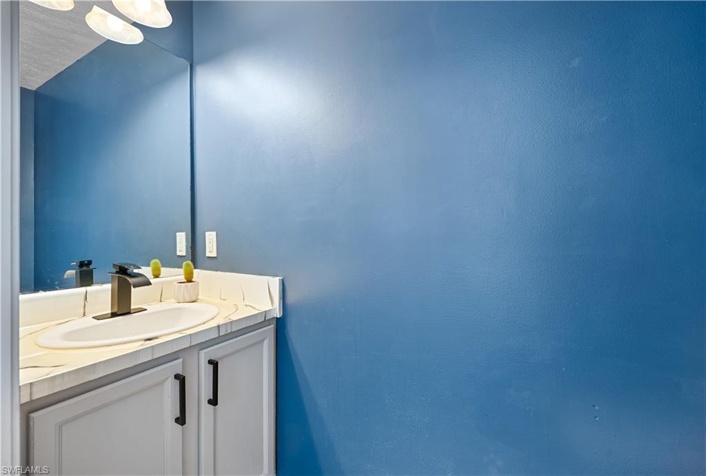 LEAWOOD LAKES - Residential