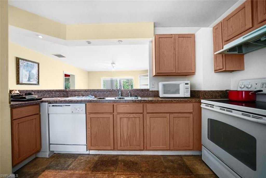 FORT MYERS SHORES - Residential