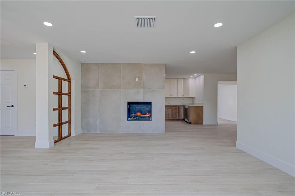 LA CHELLE MANOR - Residential