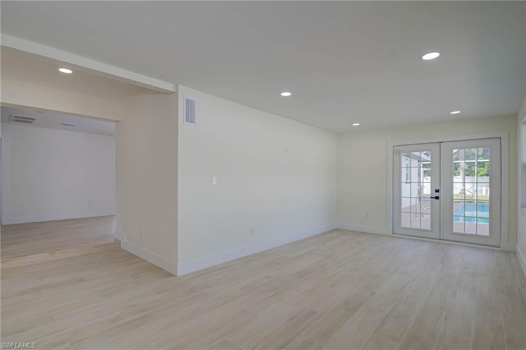 LA CHELLE MANOR - Residential