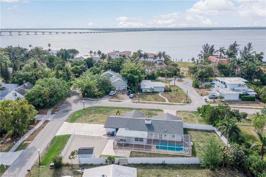 LA CHELLE MANOR - Residential