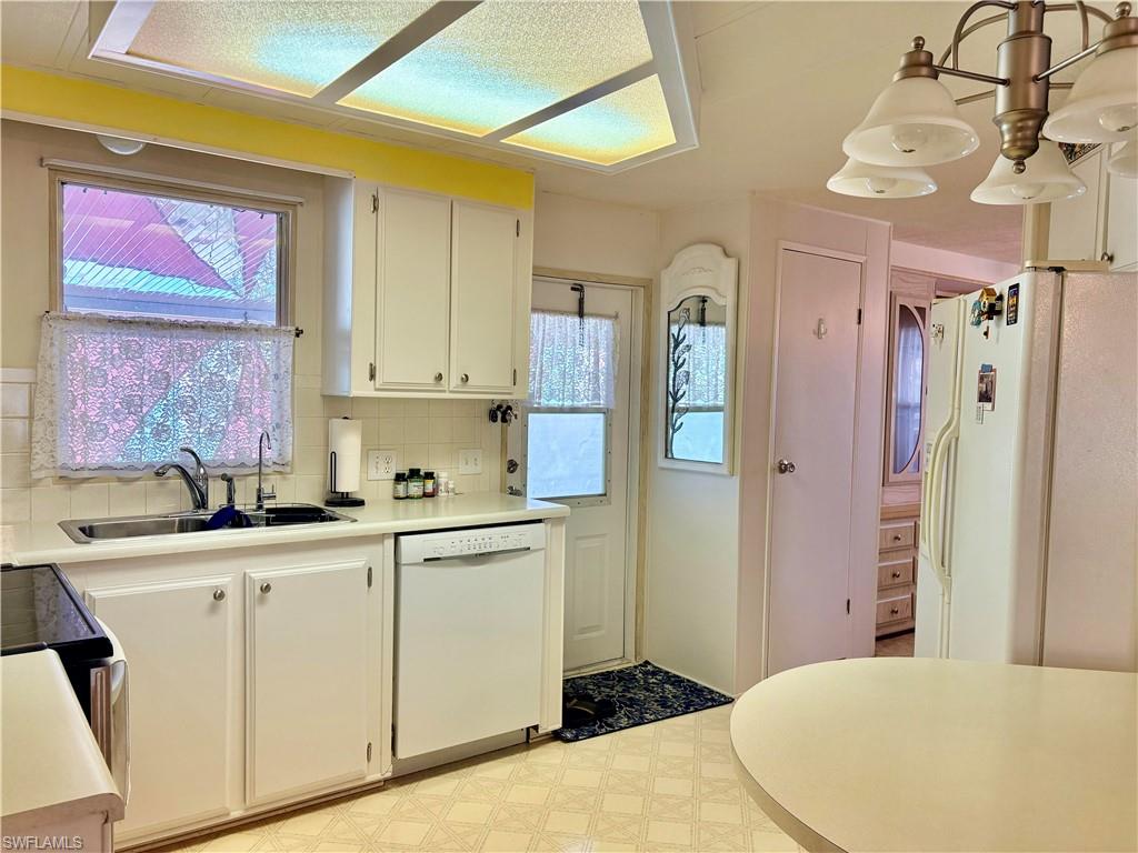 LAUREL ESTATES MOBILE HOME VIL - Residential