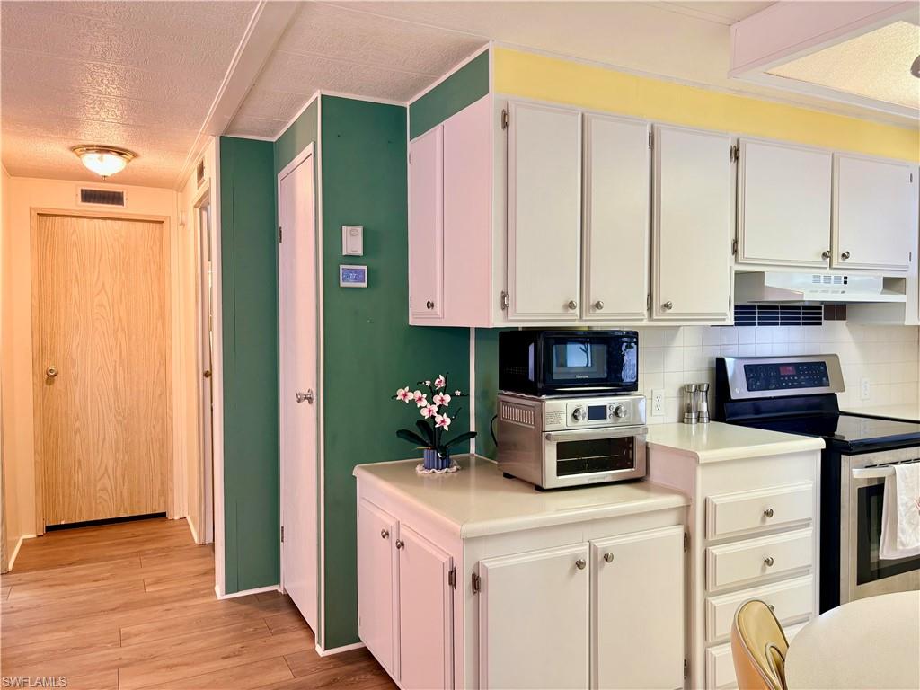 LAUREL ESTATES MOBILE HOME VIL - Residential