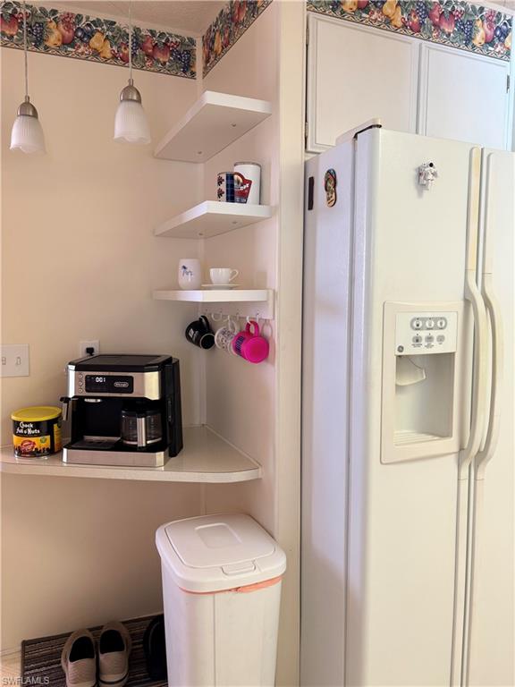 LAUREL ESTATES MOBILE HOME VIL - Residential