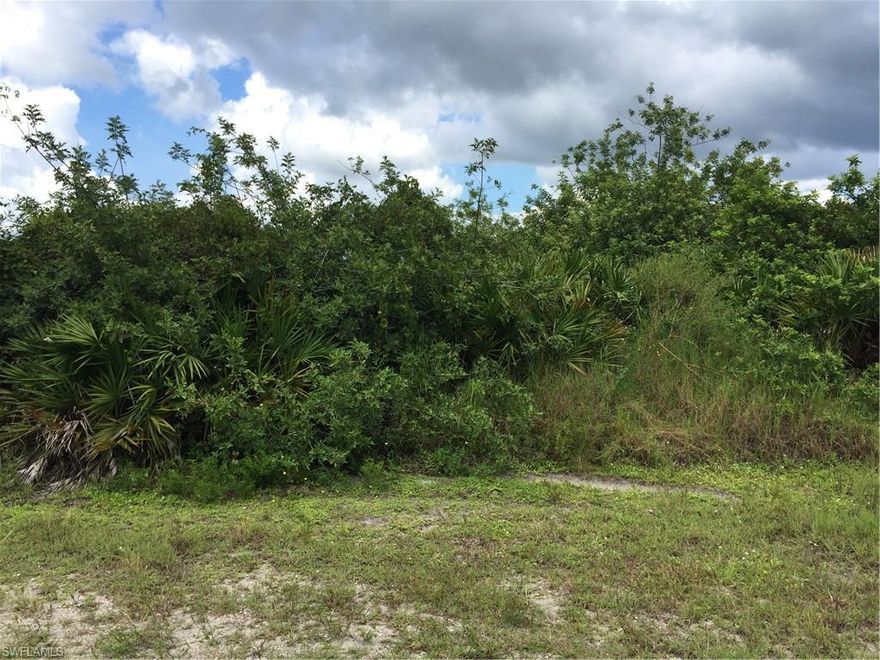 Would you like to build your dream home? Do you like to fish? Here's your chance!! This WATERFRONT residential CORNER LOT is situated within a 10 minute drive to grocery stores, restaurants, Ace Hardware, Mugs and Jugs & MORE!! This lot is aggressively priced and will not last. Seller wants offers!!