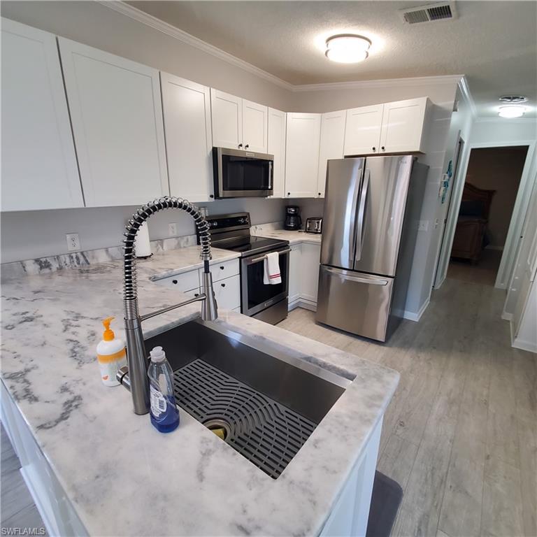 CORKSCREW WOODLANDS - Residential