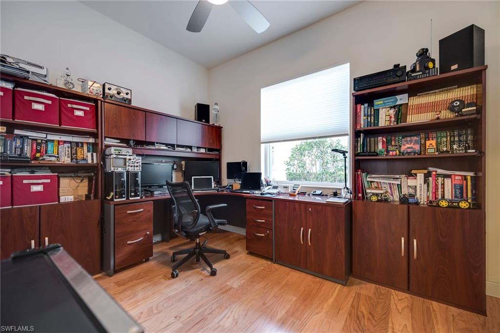 MANCHESTER SQUARE - Residential