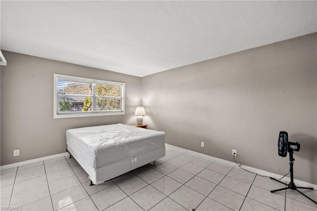 IMPERIAL PALMS - Residential