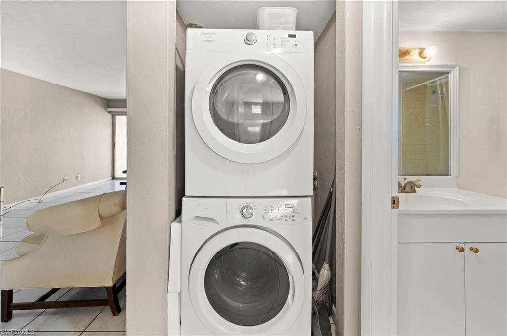 IMPERIAL PALMS - Residential