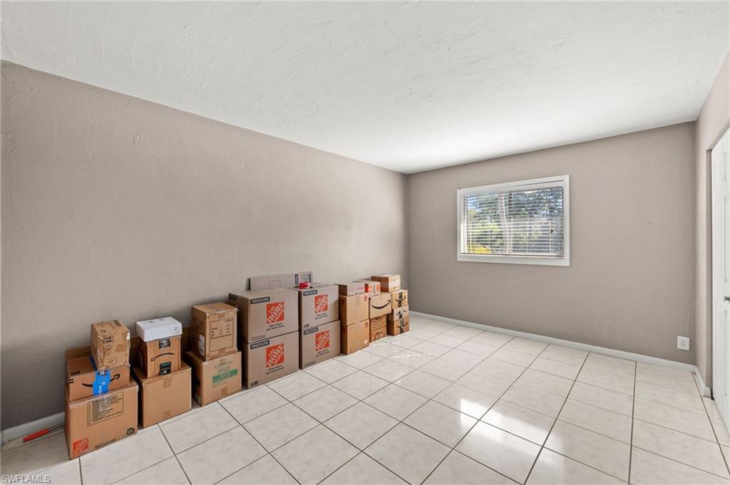 IMPERIAL PALMS - Residential