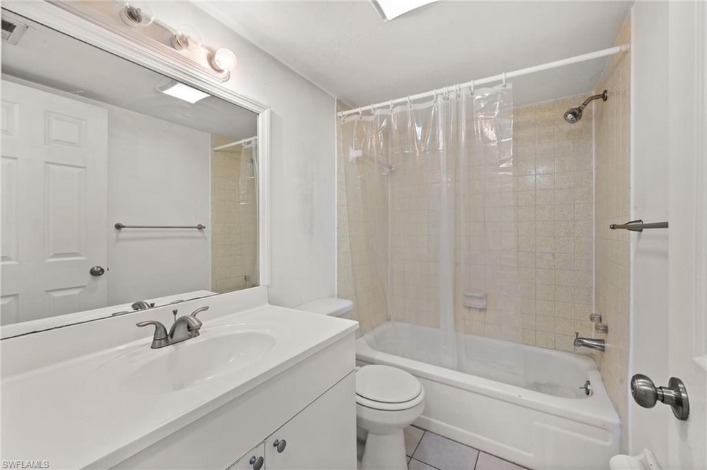 IMPERIAL PALMS - Residential