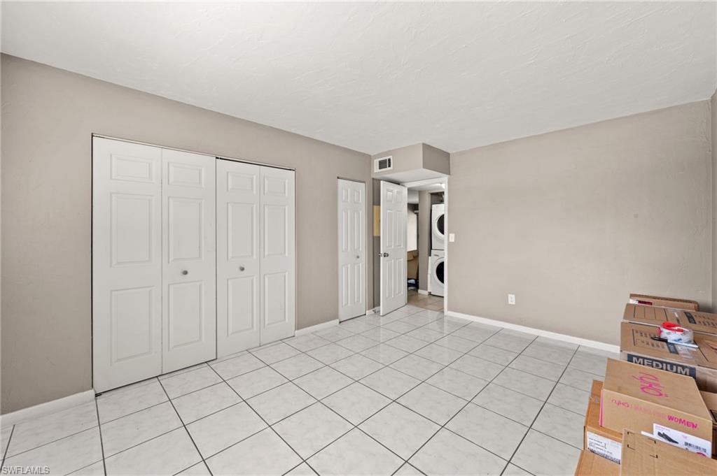 IMPERIAL PALMS - Residential