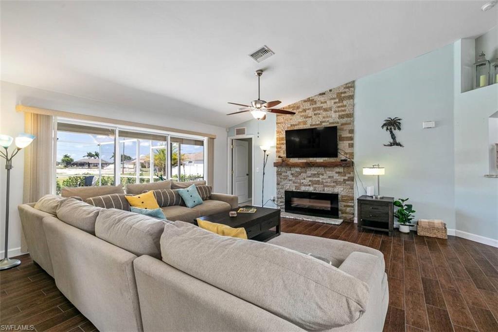 CAPE CORAL - Residential