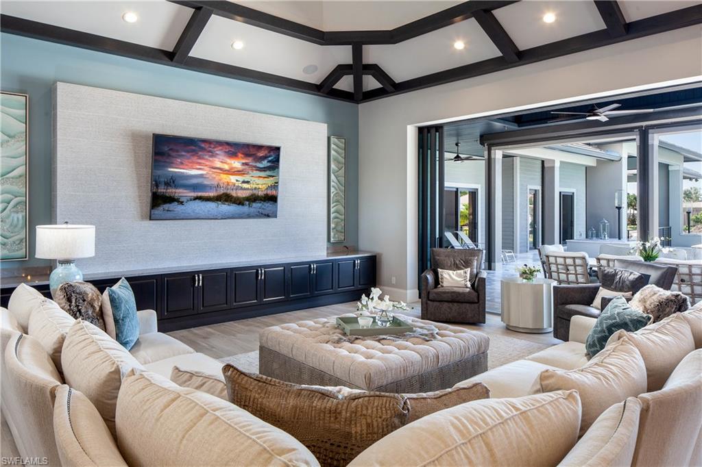 MARCO BEACH - Residential