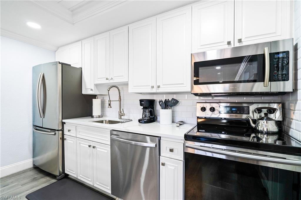 TREETOPS OF NAPLES - Residential