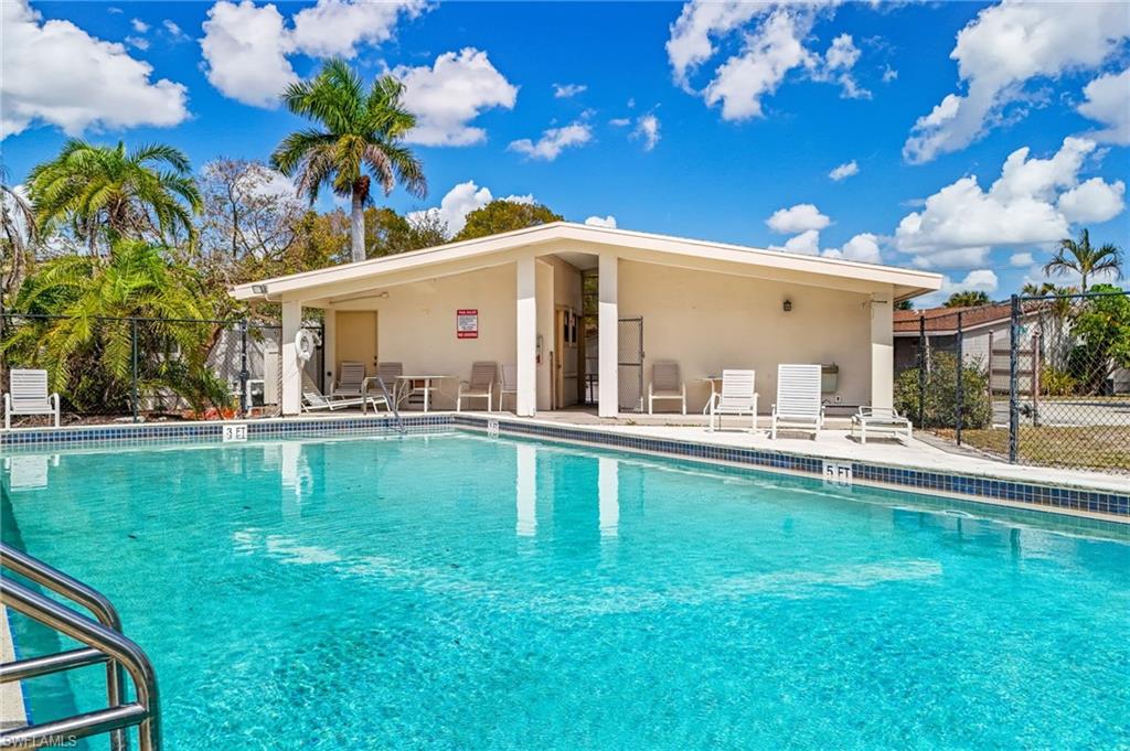TREETOPS OF NAPLES - Residential