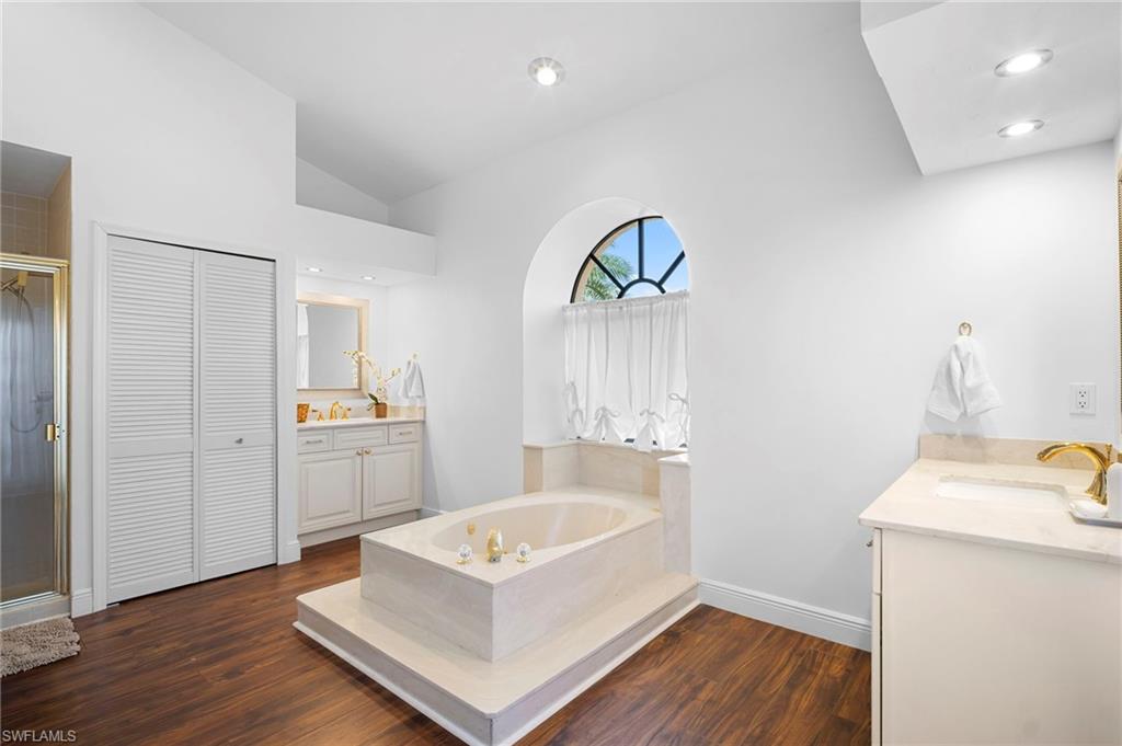 MAHOGANY RUN - Residential