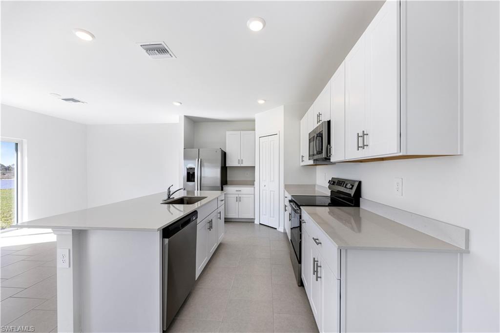 SAVANNA LAKES - Residential Lease