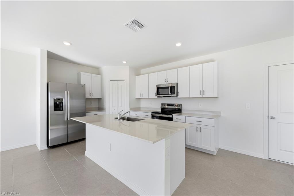 SAVANNA LAKES - Residential Lease