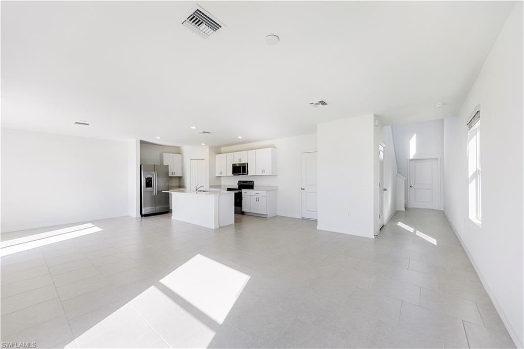 SAVANNA LAKES - Residential Lease