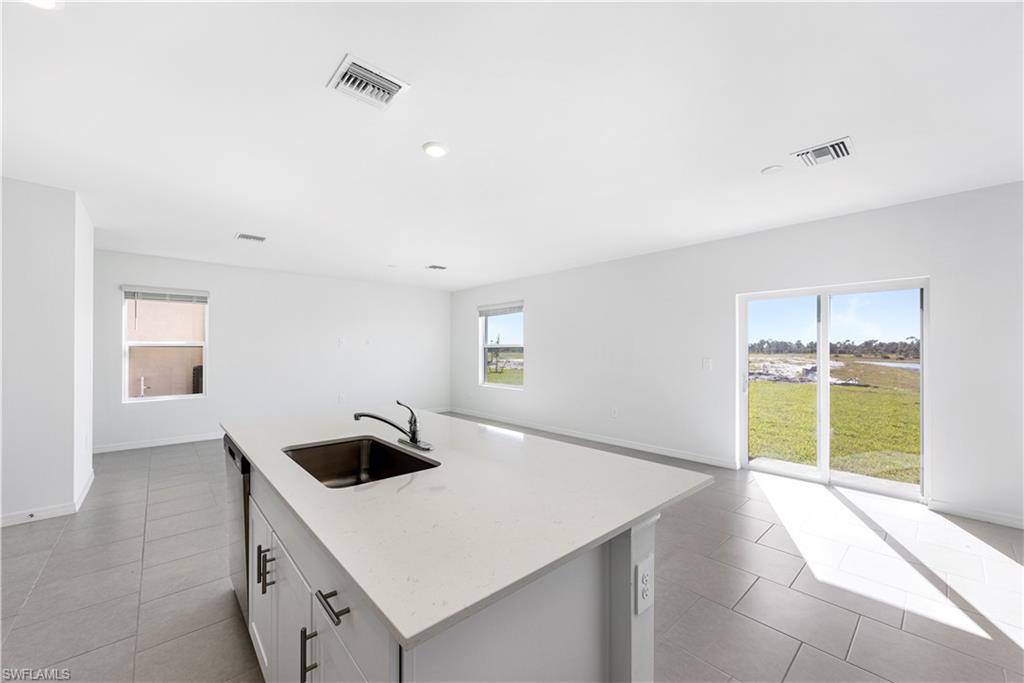 SAVANNA LAKES - Residential Lease