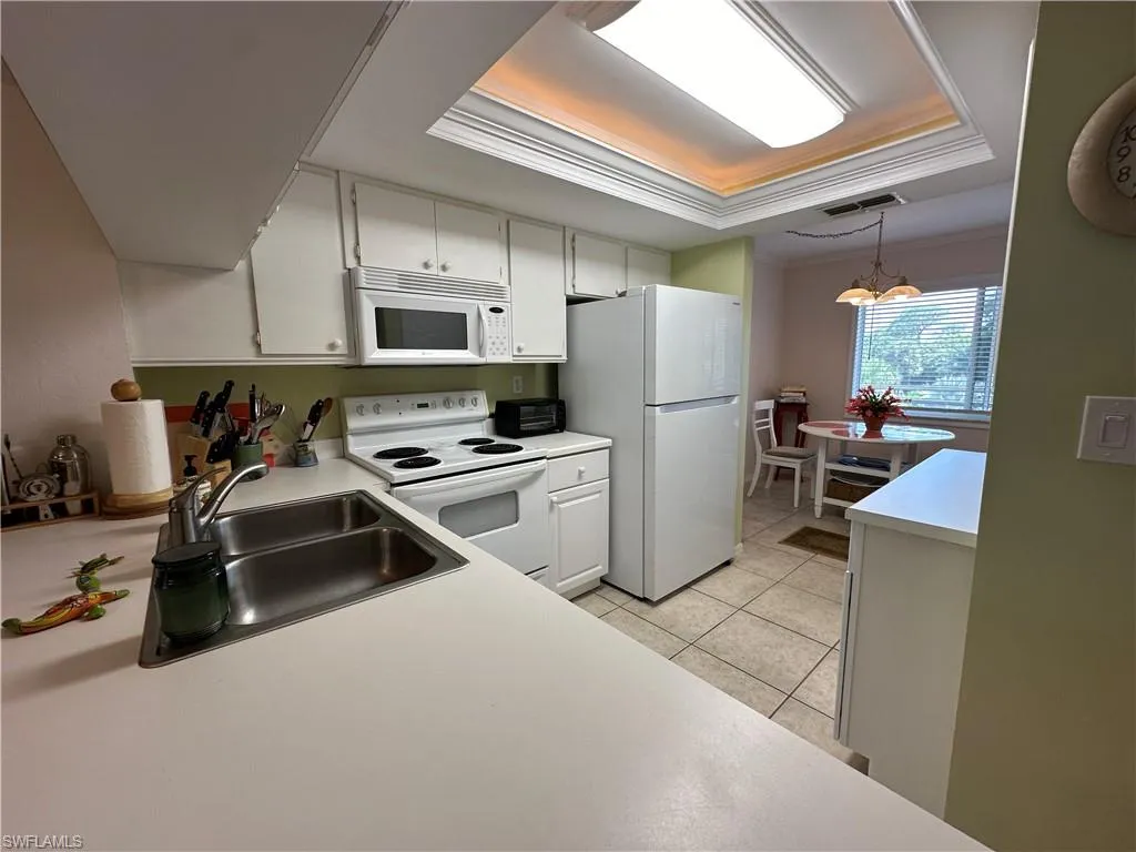 Naples, Florida 34110, United States, 2 Bedrooms Bedrooms, ,2 BathroomsBathrooms,Residential,Active,39136