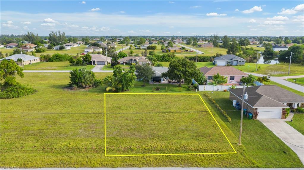 CAPE CORAL - Land