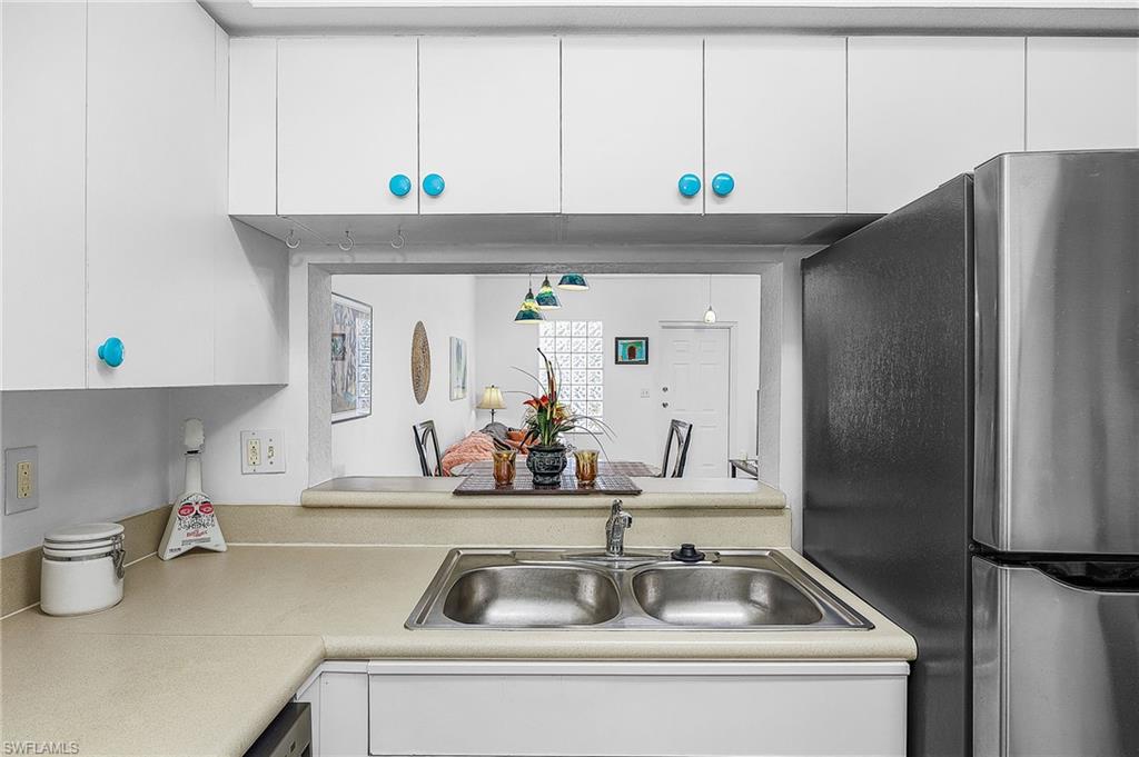 THE COVE AT SIX MILE - Residential