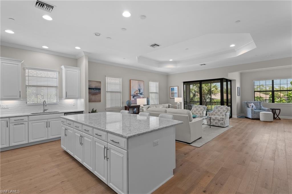 ESPLANADE - Residential