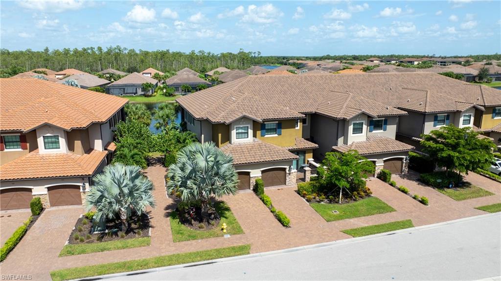 ESPLANADE - Residential