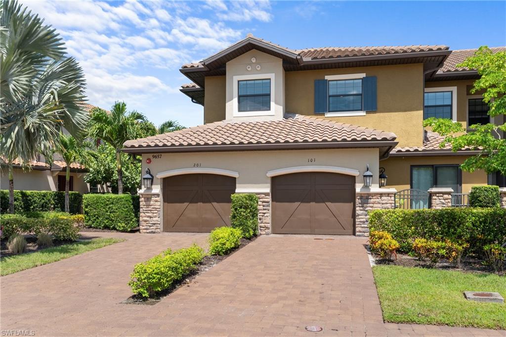 ESPLANADE - Residential