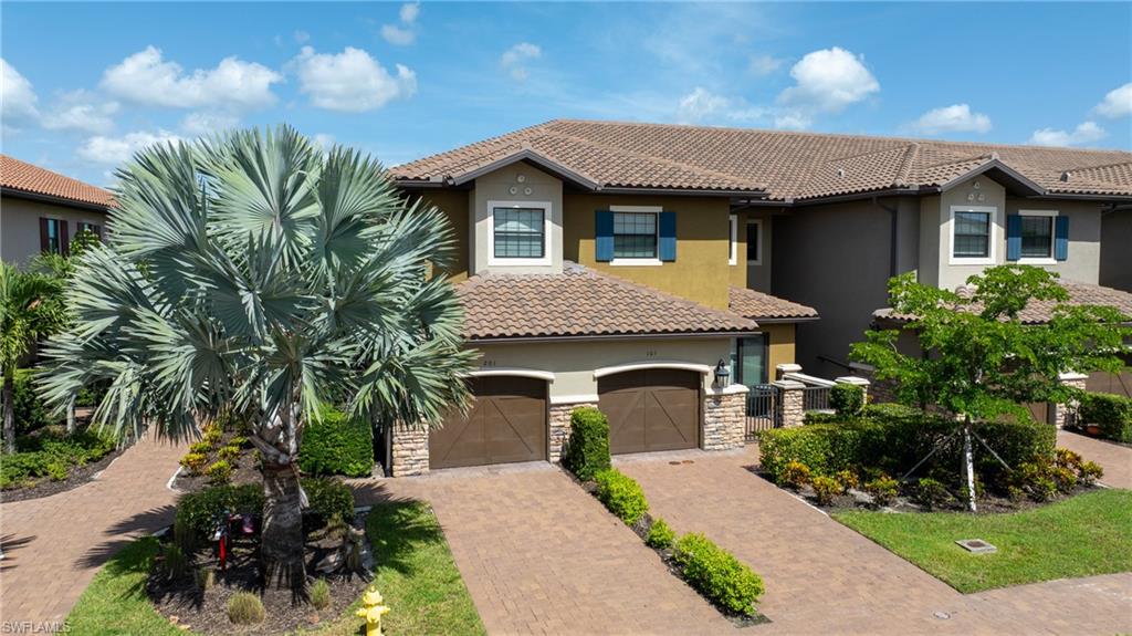 ESPLANADE - Residential