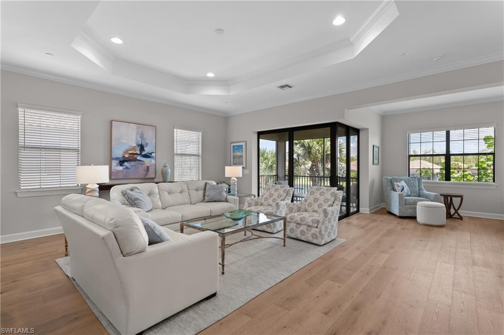 ESPLANADE - Residential