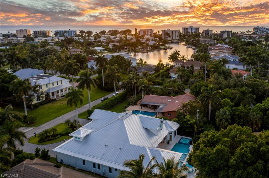 MOORINGS - Residential