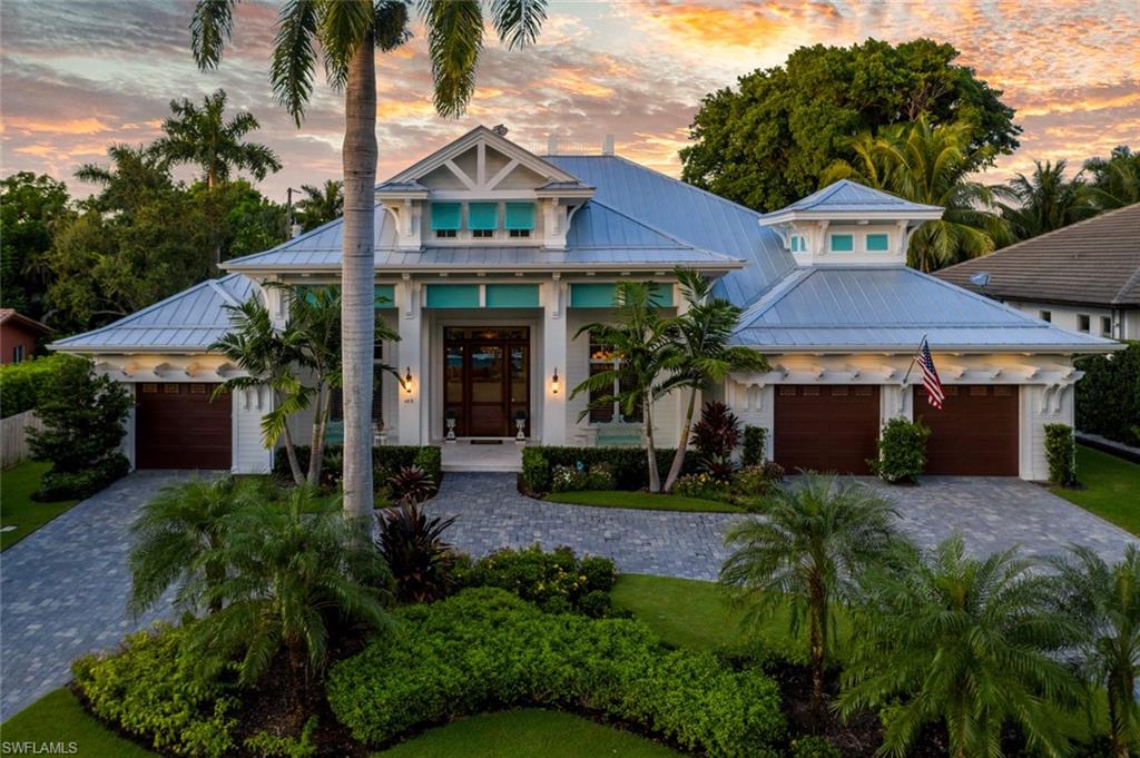 MOORINGS - Residential