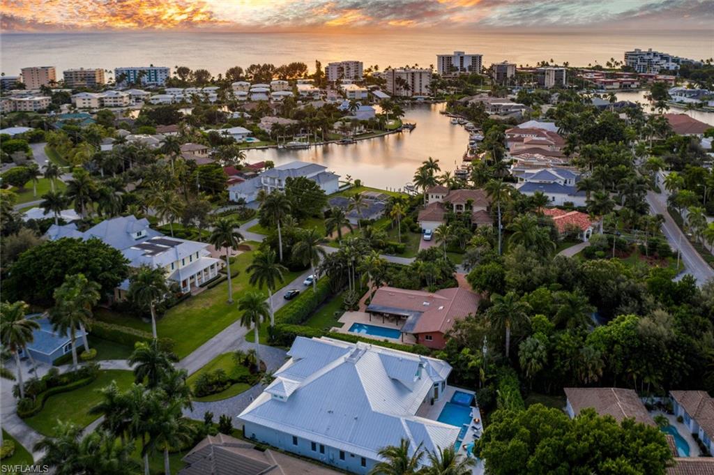 MOORINGS - Residential