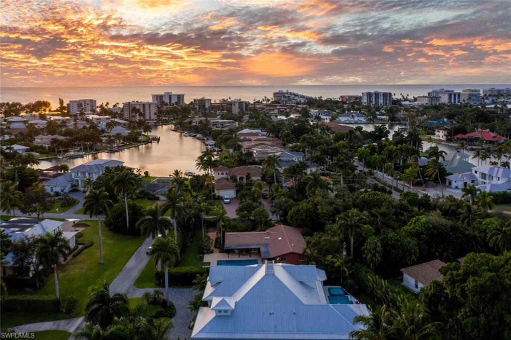 MOORINGS - Residential