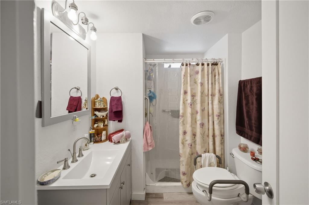 COACHLIGHT MANOR MOBILE HOME - Residential