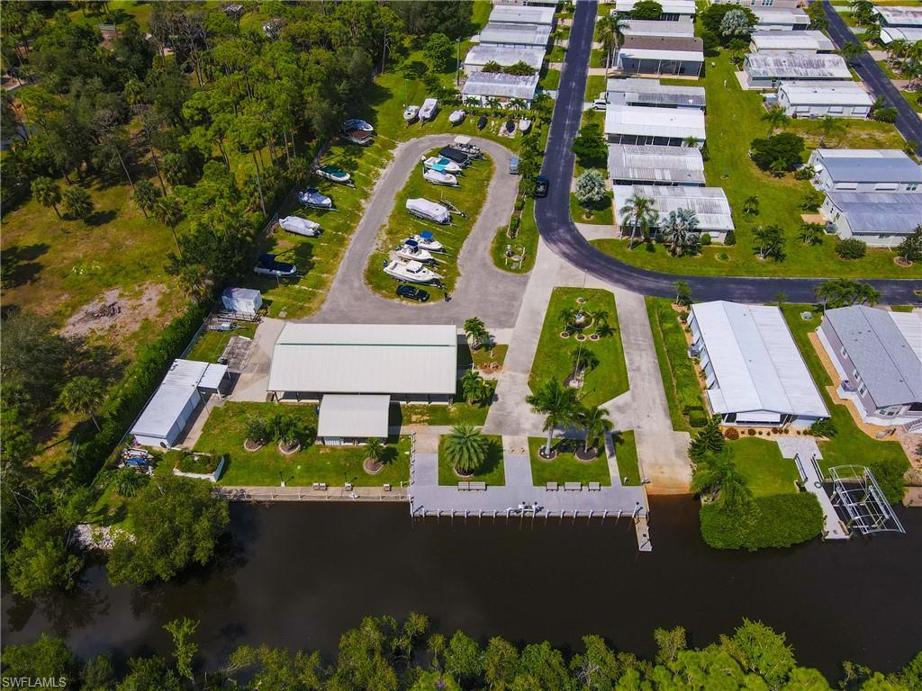 COACHLIGHT MANOR MOBILE HOME - Residential