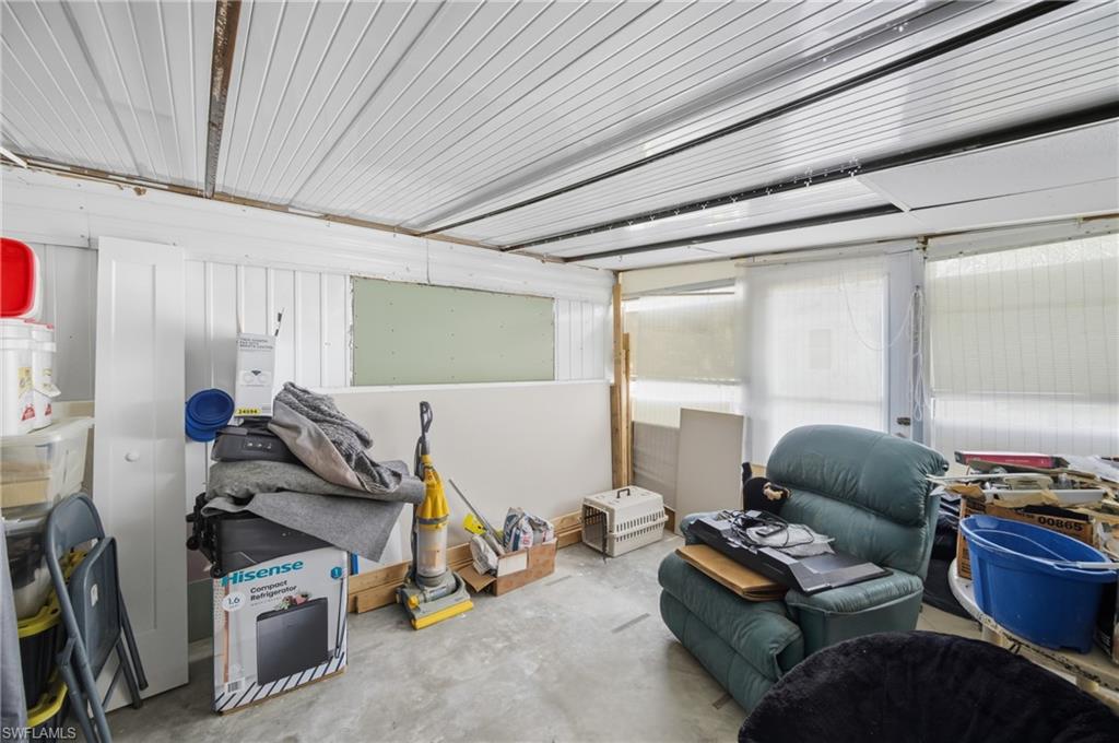 COACHLIGHT MANOR MOBILE HOME - Residential