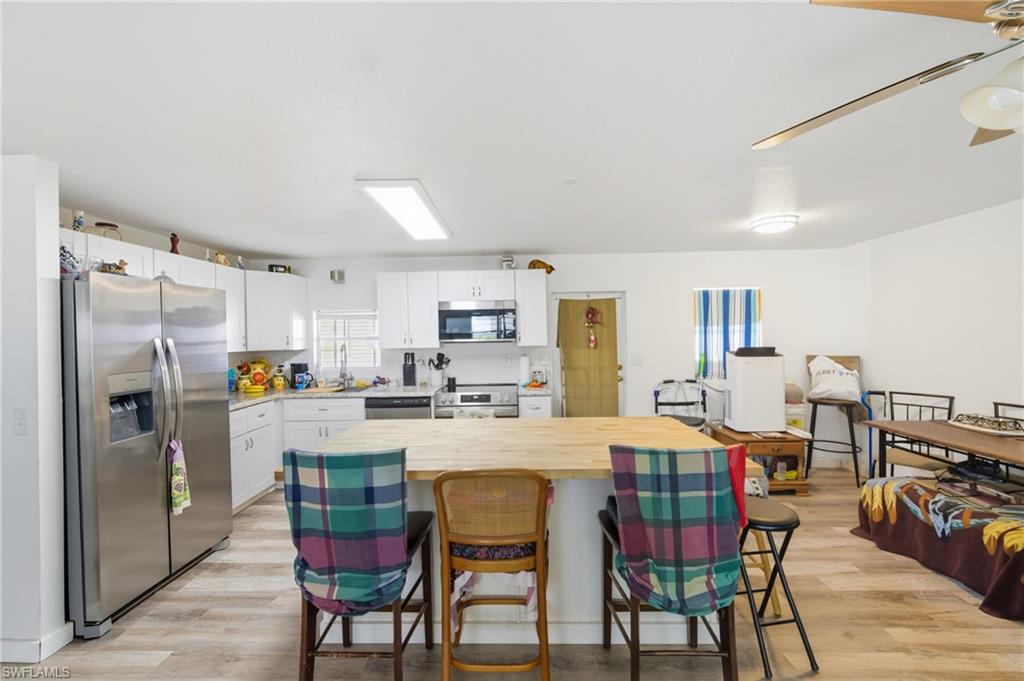 COACHLIGHT MANOR MOBILE HOME - Residential