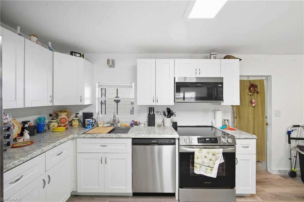 COACHLIGHT MANOR MOBILE HOME - Residential