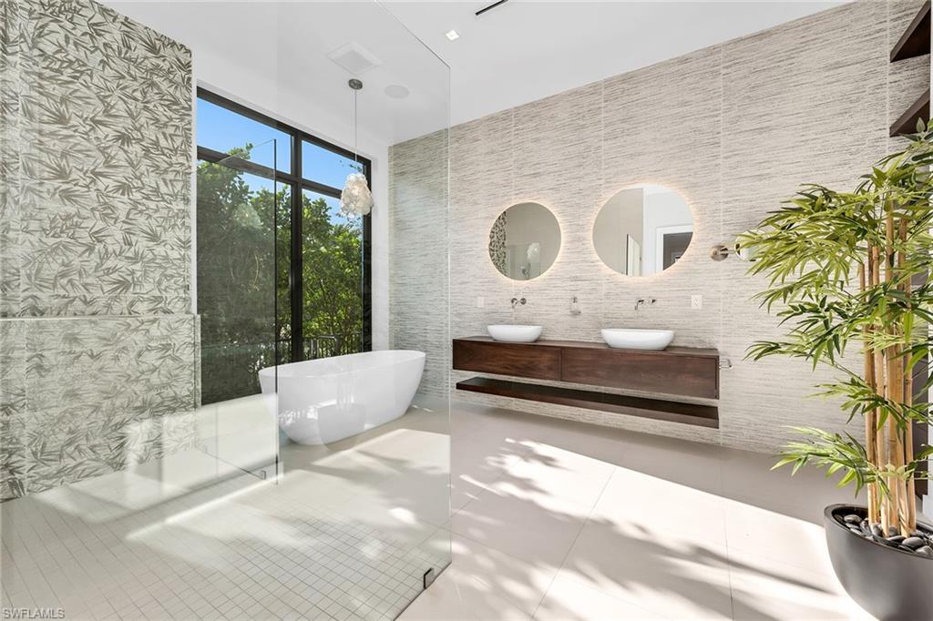 RIDGE LAKE - Residential