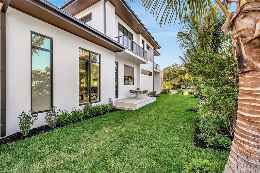 RIDGE LAKE - Residential