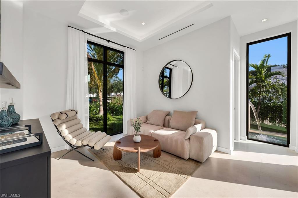 RIDGE LAKE - Residential