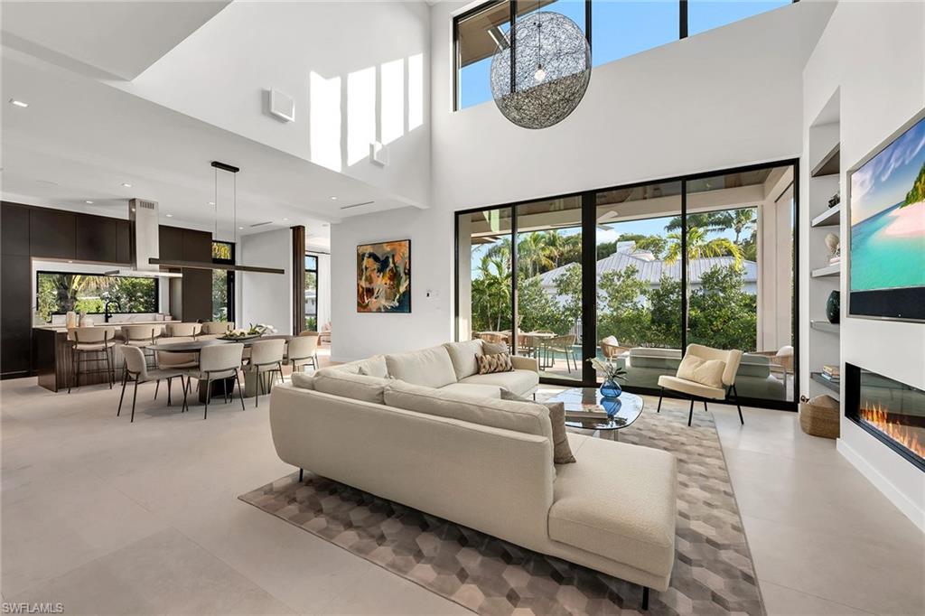 RIDGE LAKE - Residential