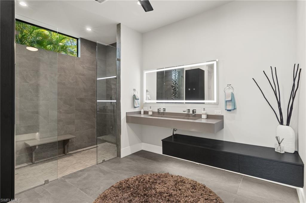 TOWN AND RIVER - Residential